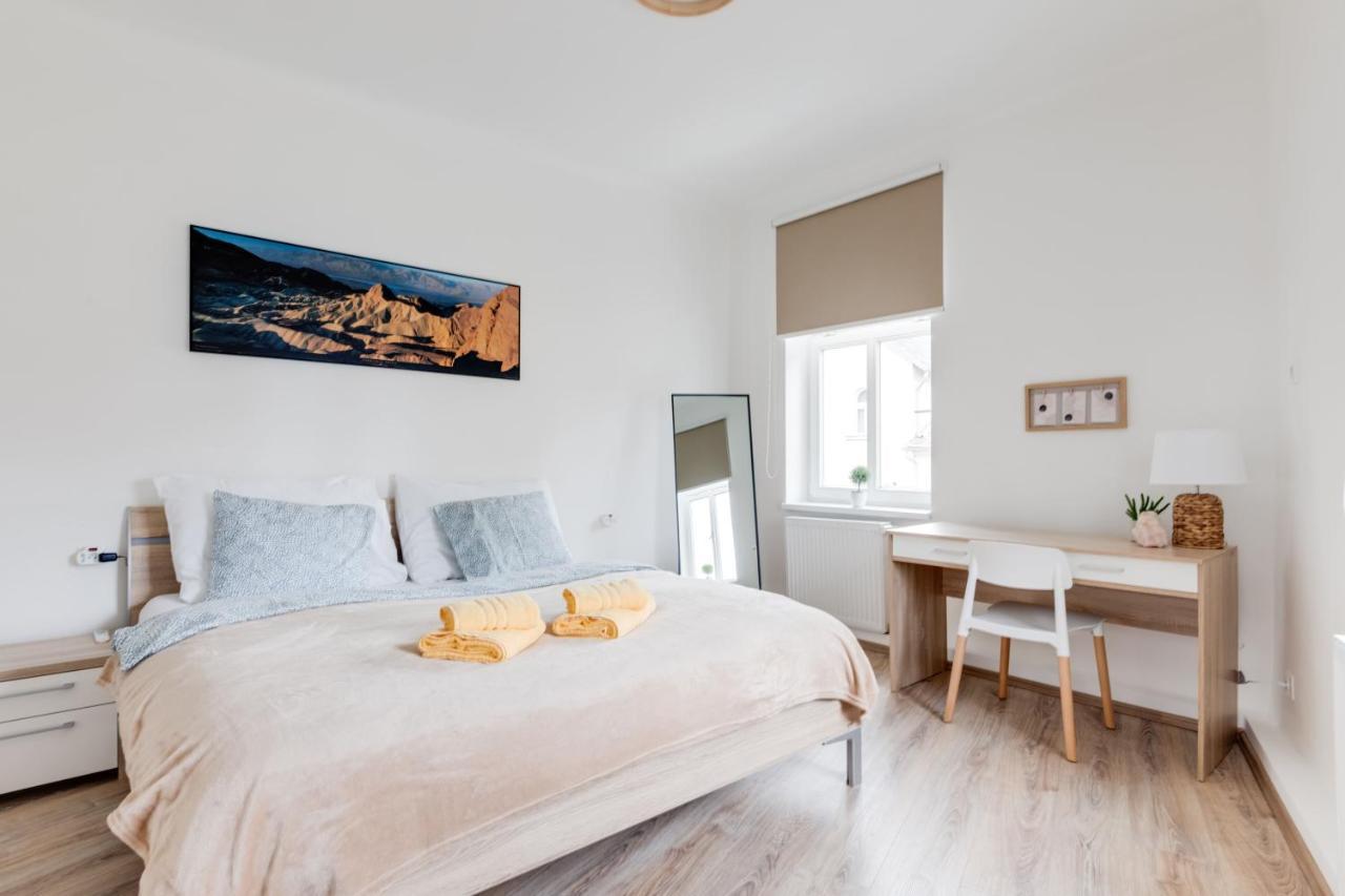 Apartment Modern, Bright And Spacious *